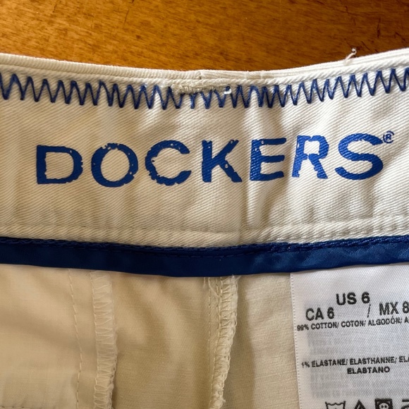 Dockers Light Khaki Shorts 6 - Picture 4 of 4